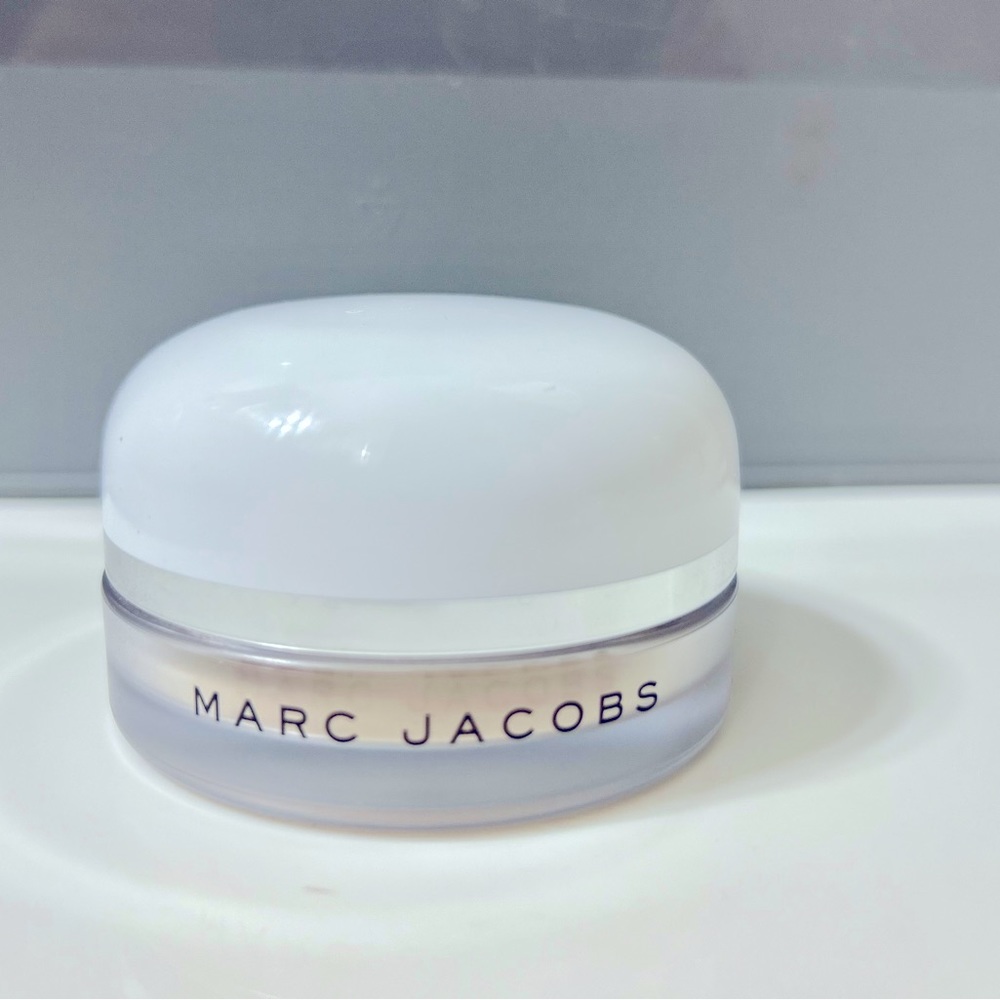 Authentic Marc Jacobs Finish Line Perfecting powder. Color 34.
